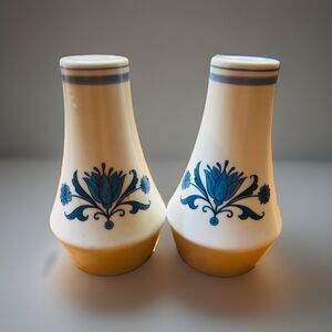 Noritake Progression China Blue Haven 9004 Salt & Pepper Shakers Set